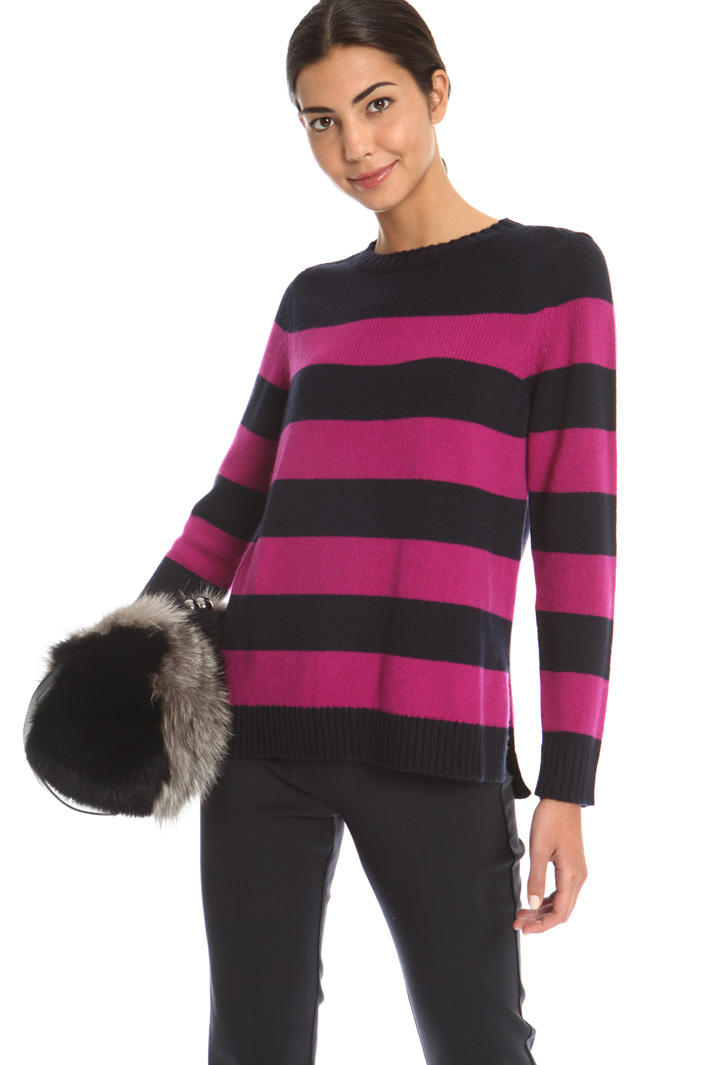 Cashmere crew neck sweater
Intrend Cashmere crew neck sweater
Intrend