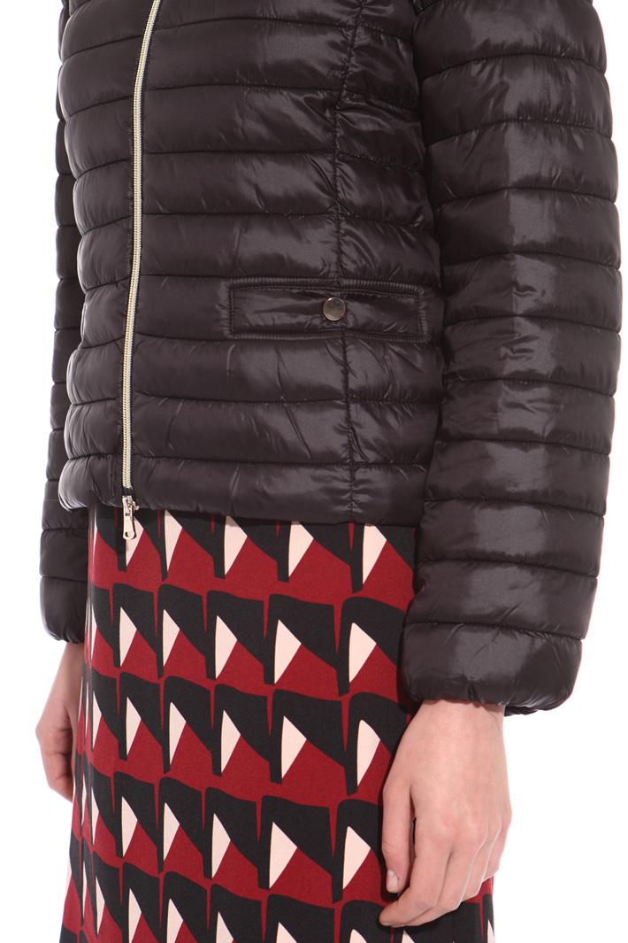 Quilted short padded jacket
Intrend Quilted short padded jacket
Intrend