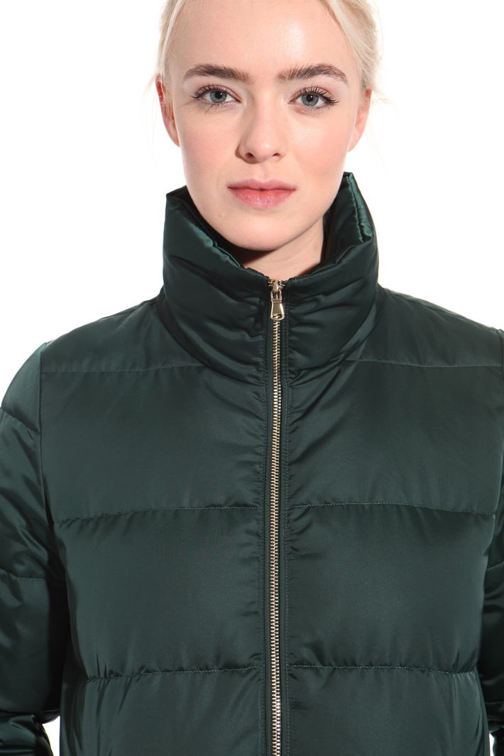 Glossy technical down jacket
Intrend Glossy technical down jacket
Intrend