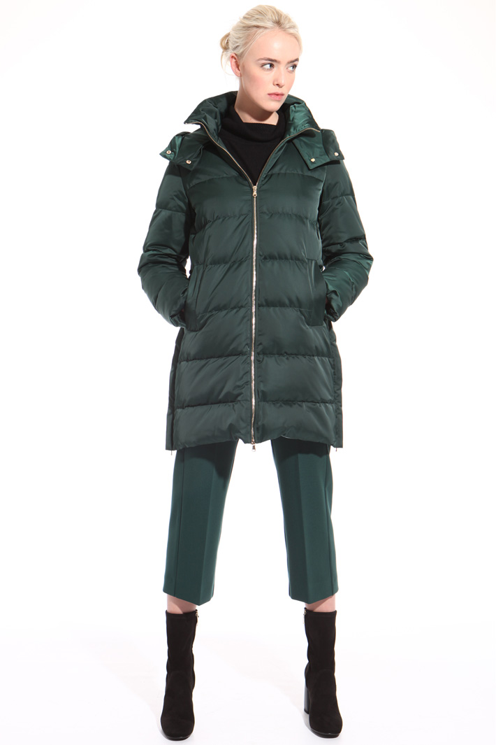 Glossy technical down jacket
Intrend Glossy technical down jacket
Intrend