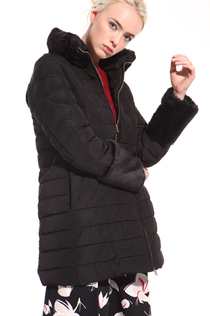 Padded fur collar jacket
Intrend Padded fur collar jacket
Intrend