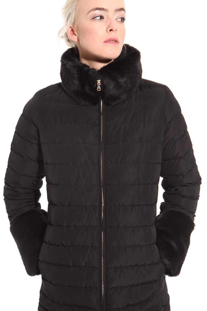 Padded fur collar jacket
Intrend Padded fur collar jacket
Intrend