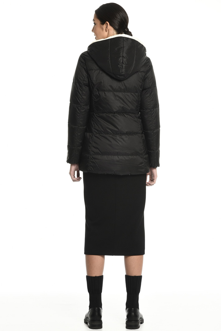 Reversible anti-drop jacket
Intrend Reversible anti-drop jacket
Intrend