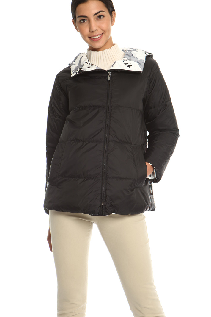 Printed canvas down jacket
Intrend Printed canvas down jacket
Intrend