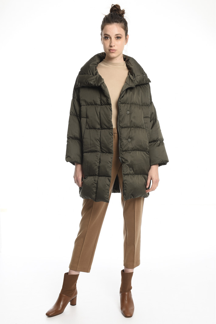 Drip-proof satin down jacket
Intrend Drip-proof satin down jacket
Intrend