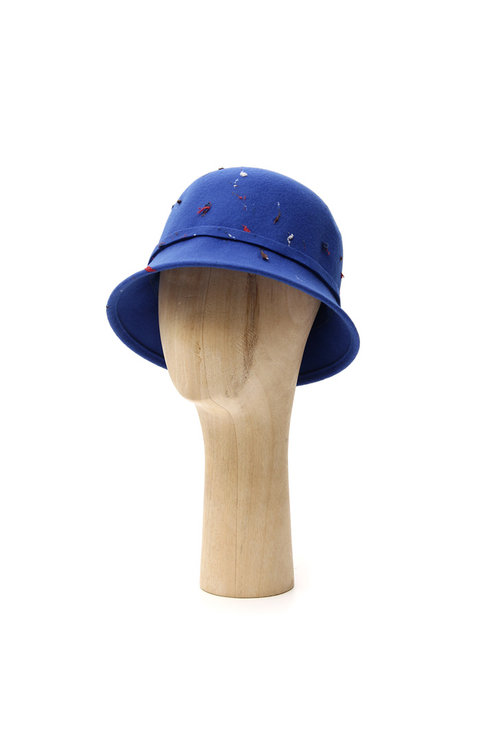 Cloche hat with embroidery
Intrend Cloche hat with embroidery
Intrend
