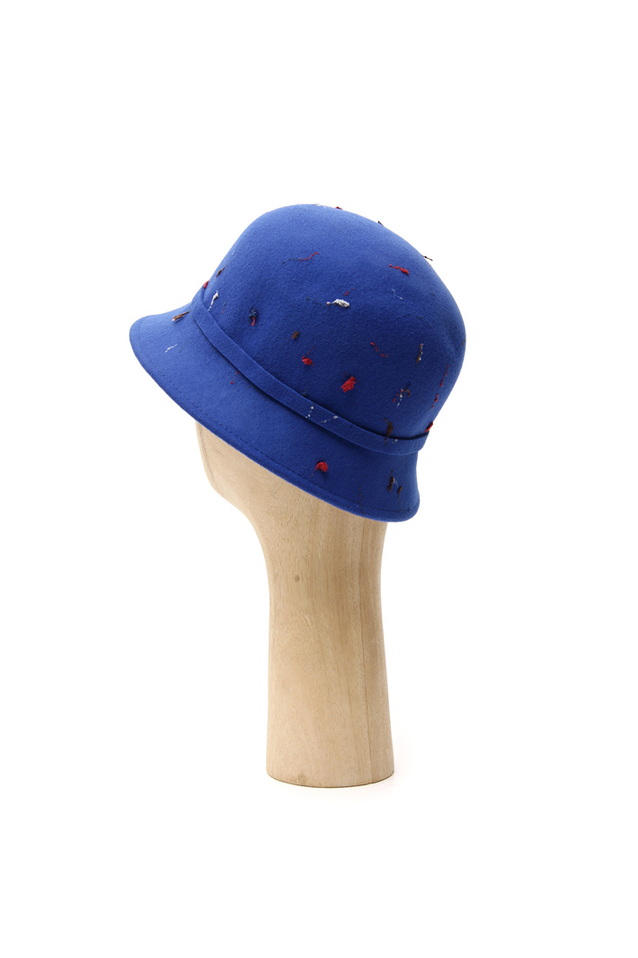 Cloche hat with embroidery
Intrend Cloche hat with embroidery
Intrend