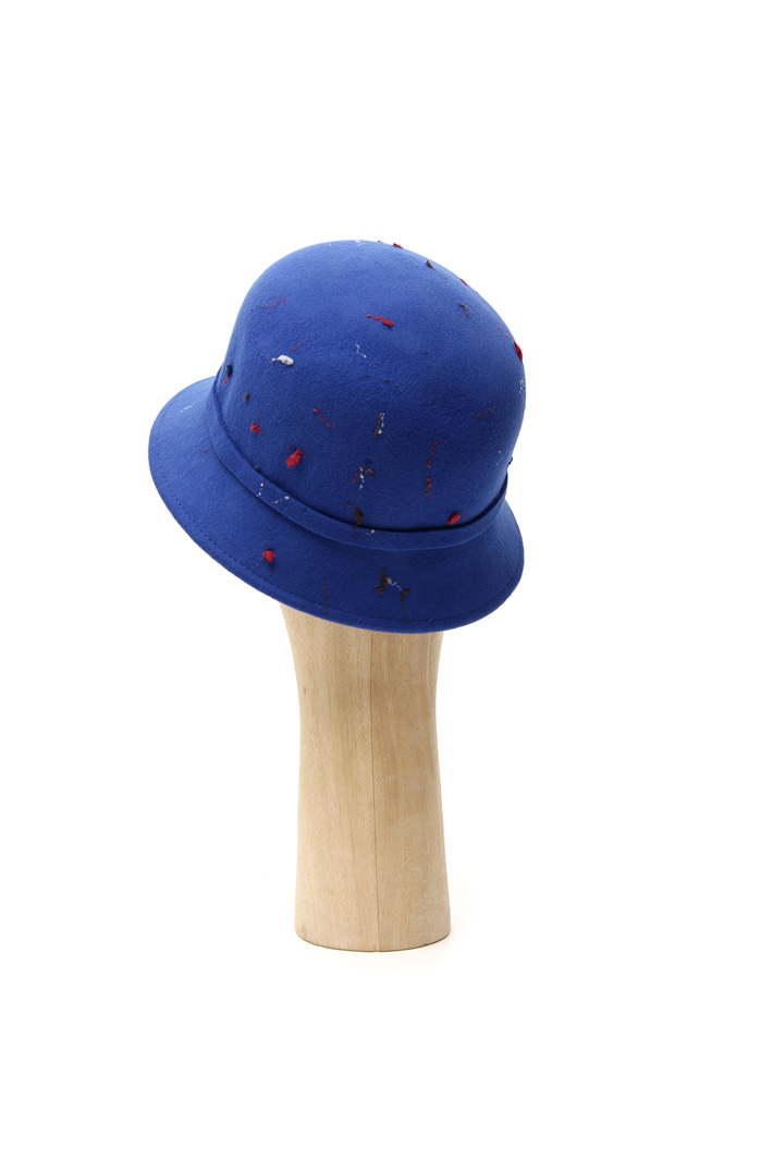 Cloche hat with embroidery
Intrend Cloche hat with embroidery
Intrend