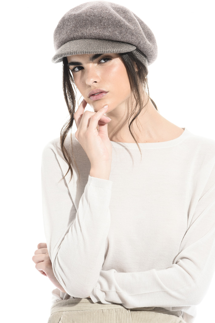 Wool hat with visor Intrend Wool hat with visor Intrend