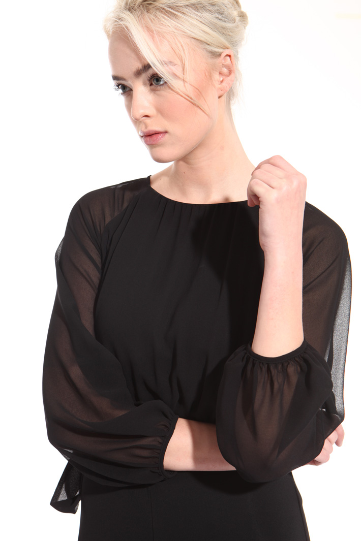 Jersey and crepe suit
Intrend Jersey and crepe suit
Intrend