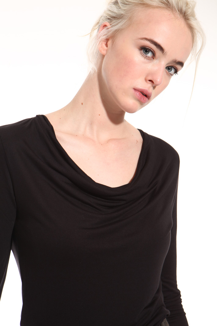 Draped collar top Intrend Draped collar top Intrend