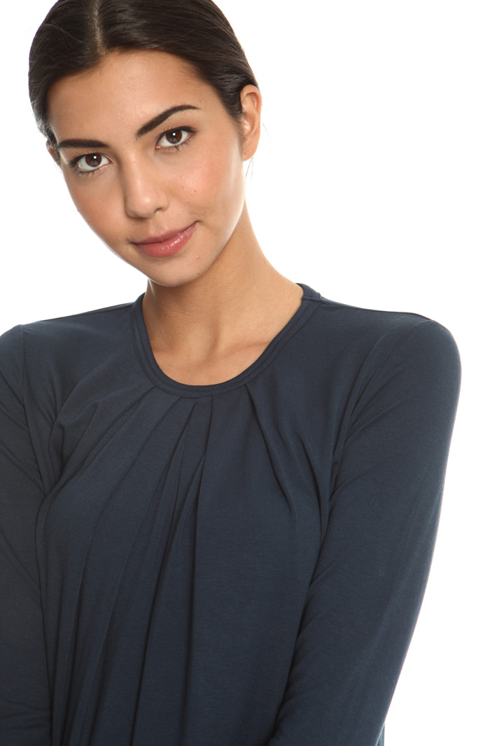Jersey T-shirt with pleats
Intrend Jersey T-shirt with pleats
Intrend