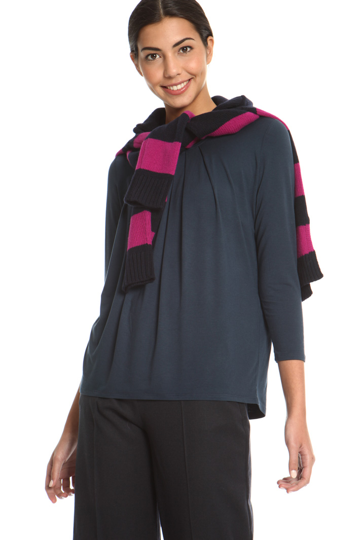 Jersey T-shirt with pleats
Intrend Jersey T-shirt with pleats
Intrend