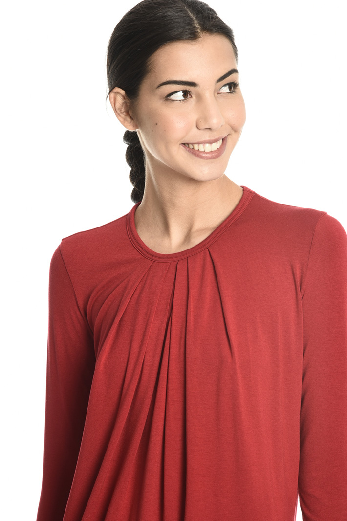 Jersey T-shirt with pleats
Intrend Jersey T-shirt with pleats
Intrend