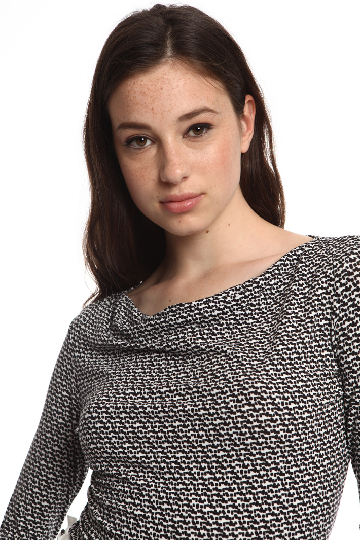 Draped collar top Intrend Draped collar top Intrend