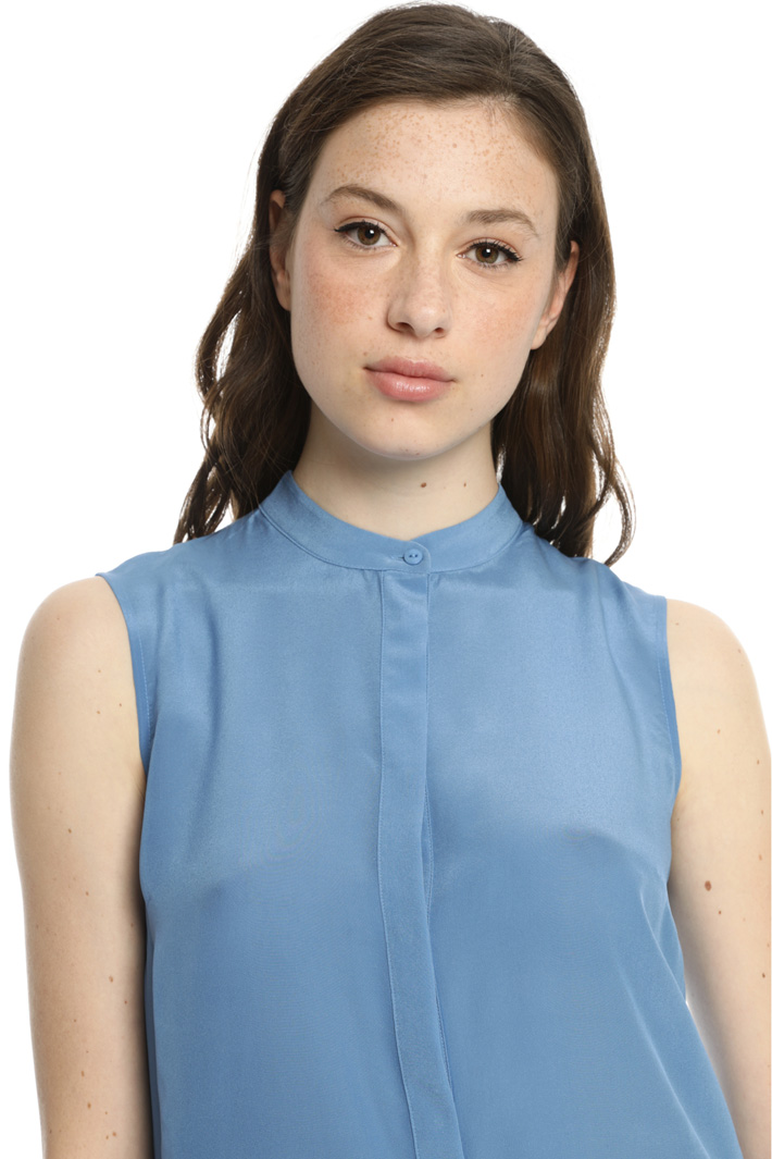 Mixed silk and jersey top
Intrend Mixed silk and jersey top
Intrend