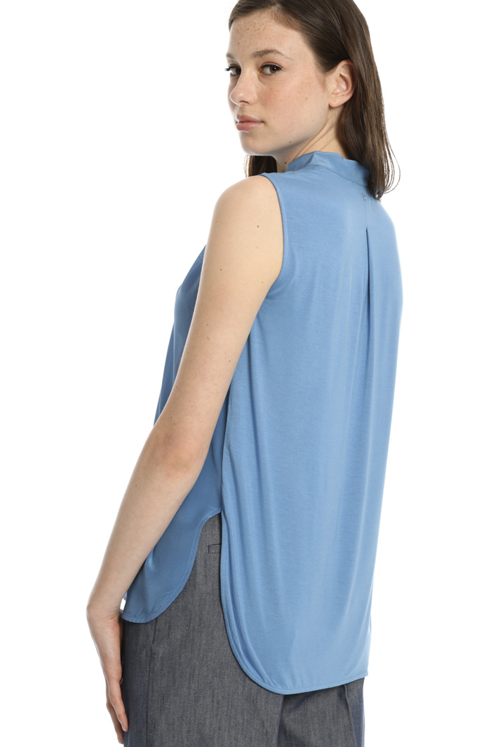 Mixed silk and jersey top
Intrend Mixed silk and jersey top
Intrend