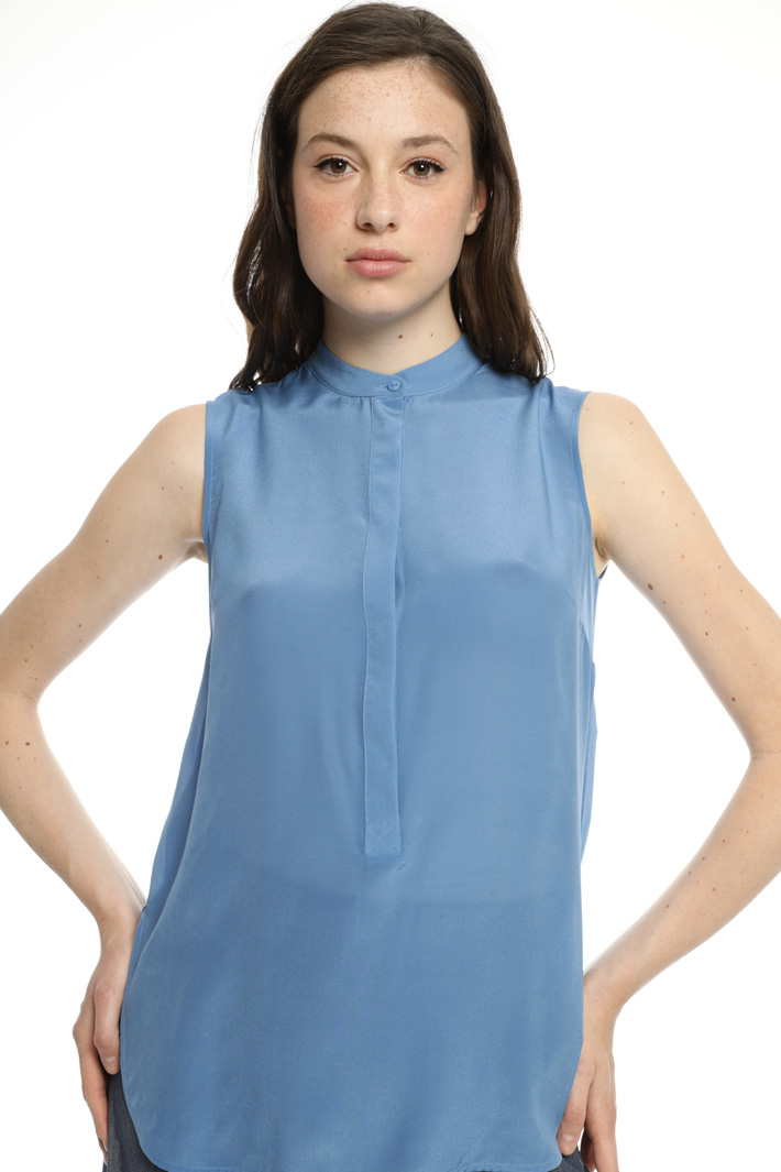 Mixed silk and jersey top
Intrend Mixed silk and jersey top
Intrend