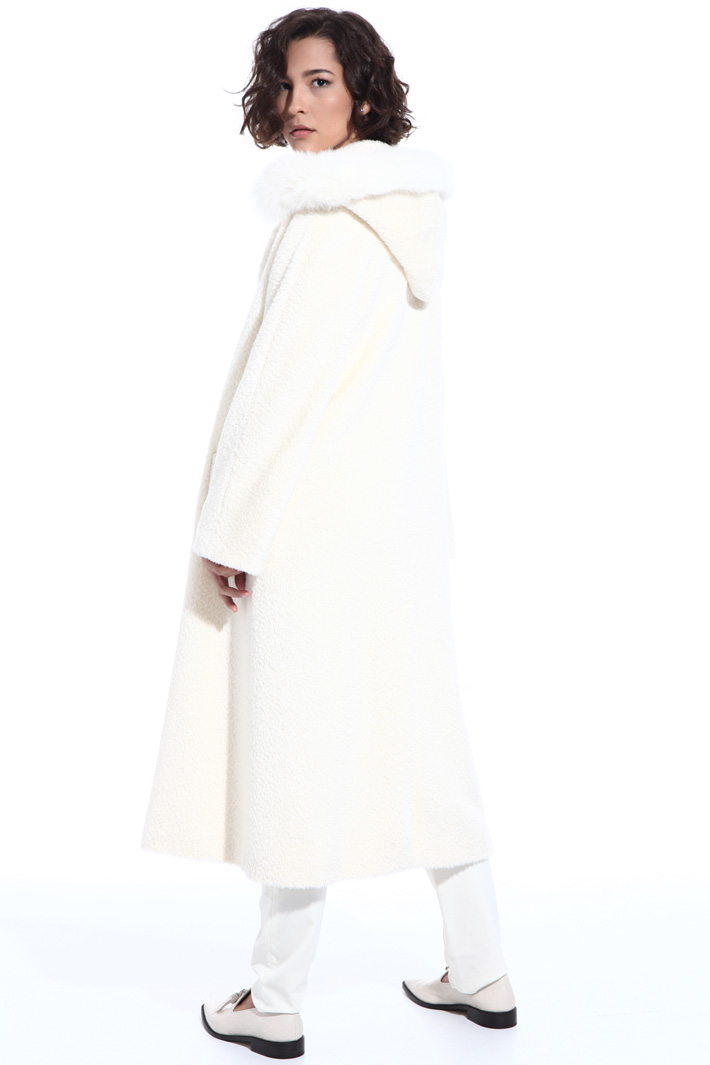 Alpaca and wool coat
Intrend Alpaca and wool coat
Intrend