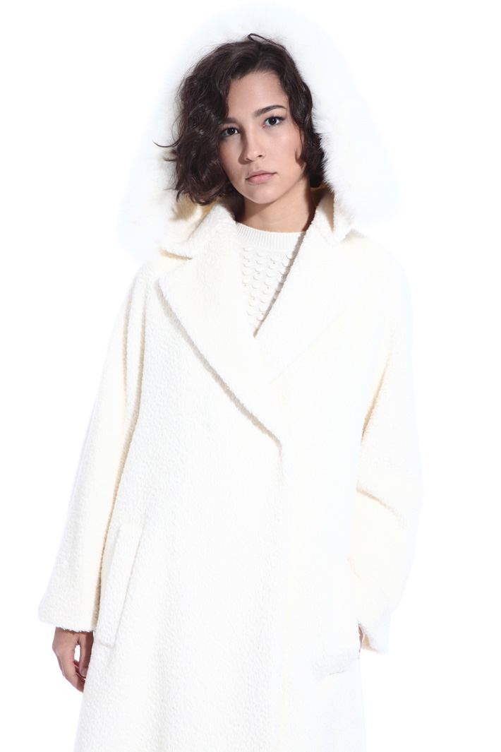 Alpaca and wool coat
Intrend Alpaca and wool coat
Intrend