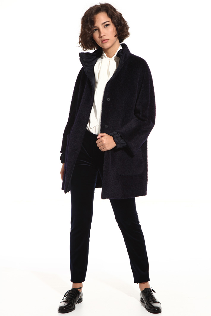 Alpaca and wool coat
Intrend Alpaca and wool coat
Intrend