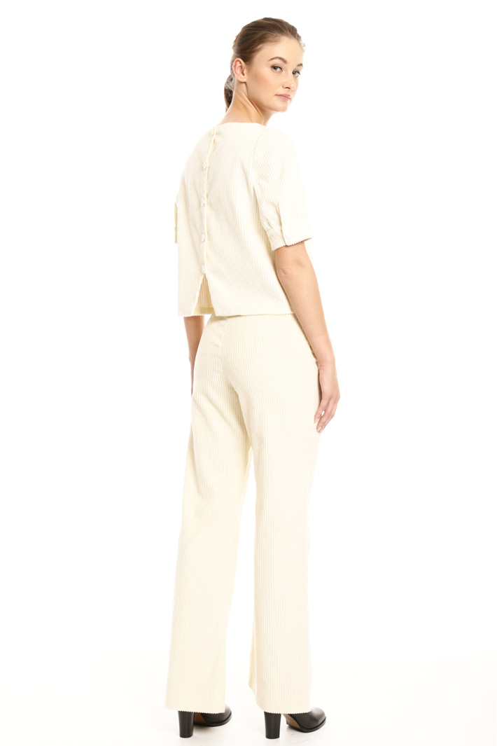 Boxy top in ribbed velvet Intrend Boxy top in ribbed velvet Intrend