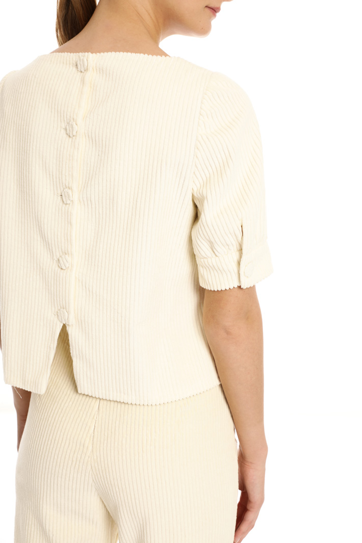 Boxy top in ribbed velvet Intrend Boxy top in ribbed velvet Intrend