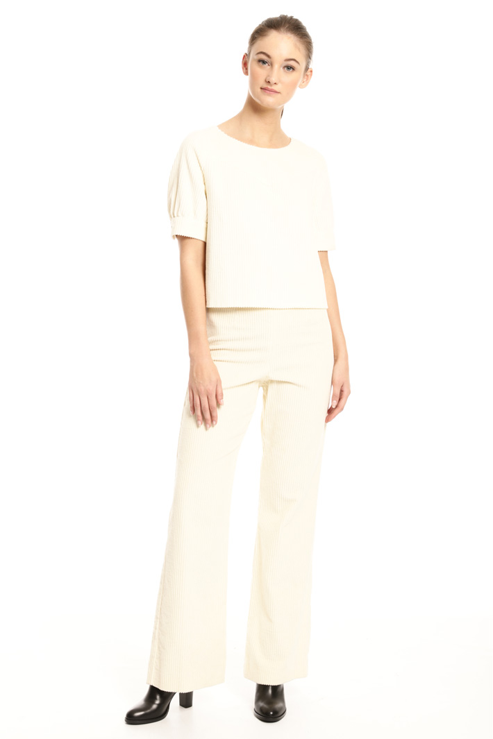 Boxy top in ribbed velvet Intrend Boxy top in ribbed velvet Intrend