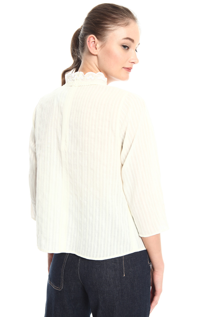 Embroidered blouse Intrend Embroidered blouse Intrend