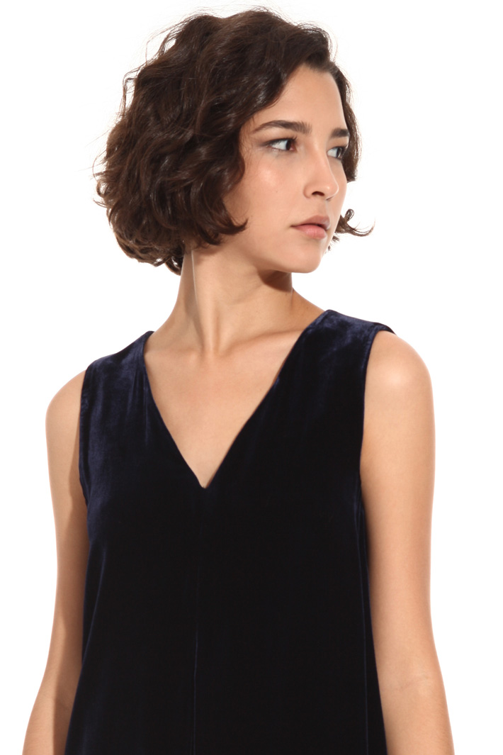 Sleeveless velvet dress Intrend Sleeveless velvet dress Intrend