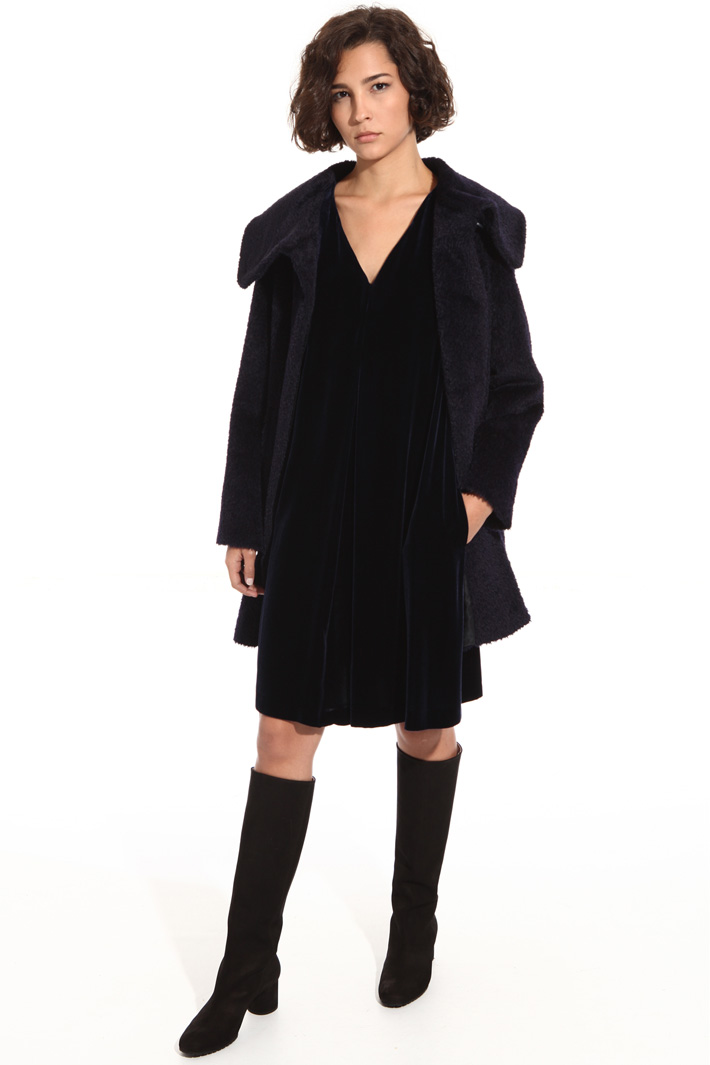 Sleeveless velvet dress Intrend Sleeveless velvet dress Intrend