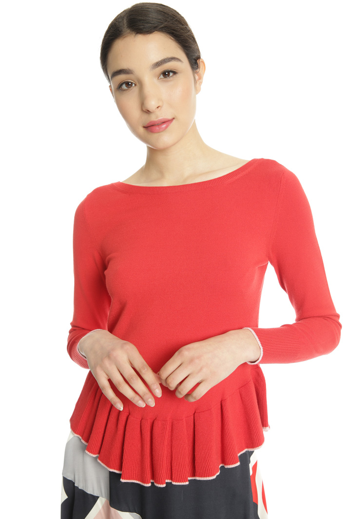 Ruffled hem sweater Intrend Ruffled hem sweater Intrend