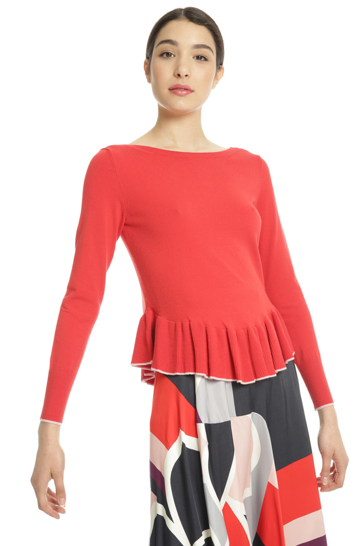 Ruffled hem sweater Intrend Ruffled hem sweater Intrend