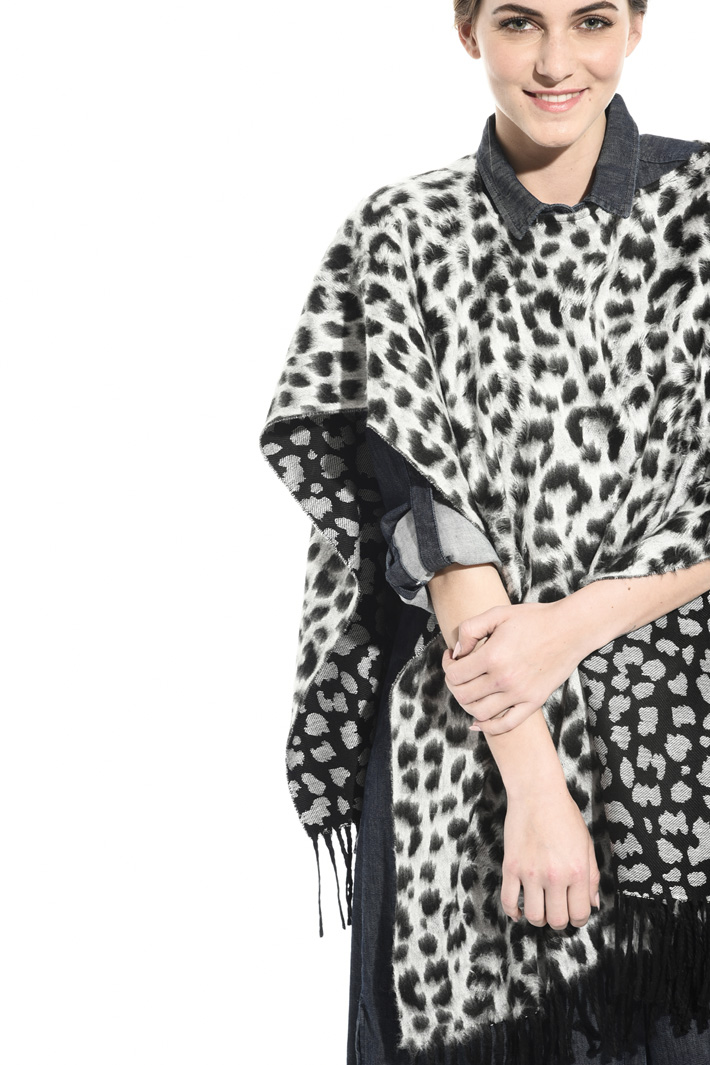 Fringed cape Intrend Fringed cape Intrend