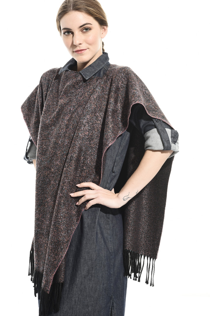 Soft fringed poncho Intrend Soft fringed poncho Intrend