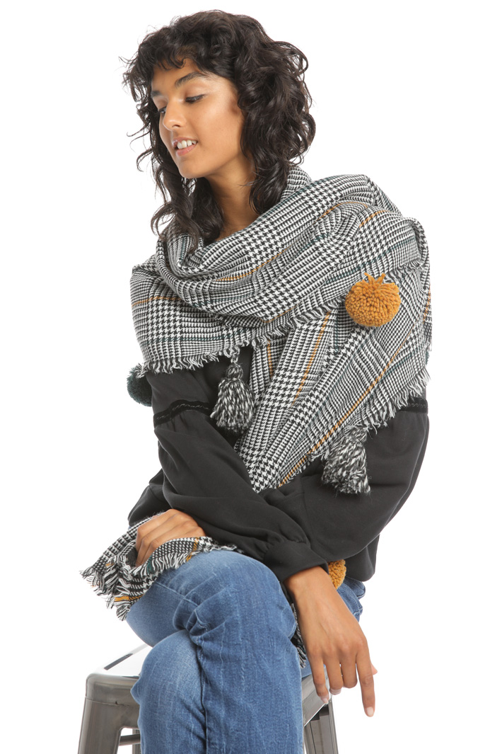 Maxi pompon scarf Intrend Maxi pompon scarf Intrend