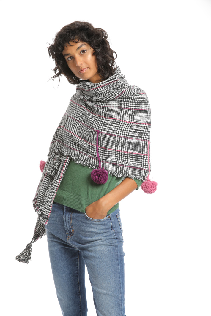 Maxi pompon scarf Intrend Maxi pompon scarf Intrend