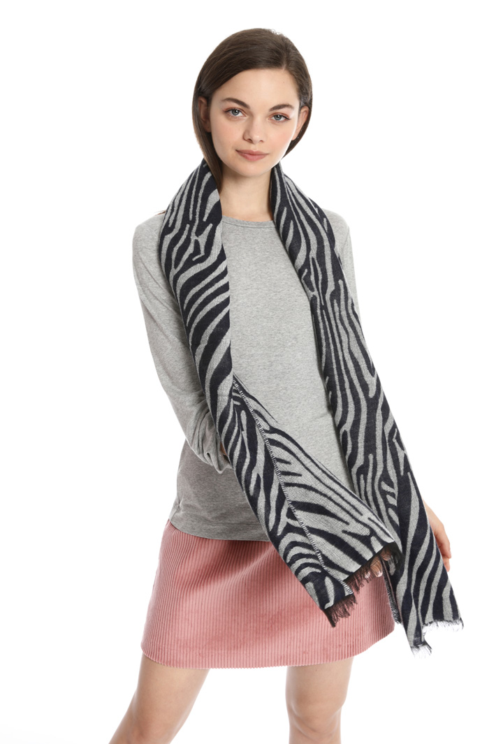 Soft jacquard scarf Intrend Soft jacquard scarf Intrend
