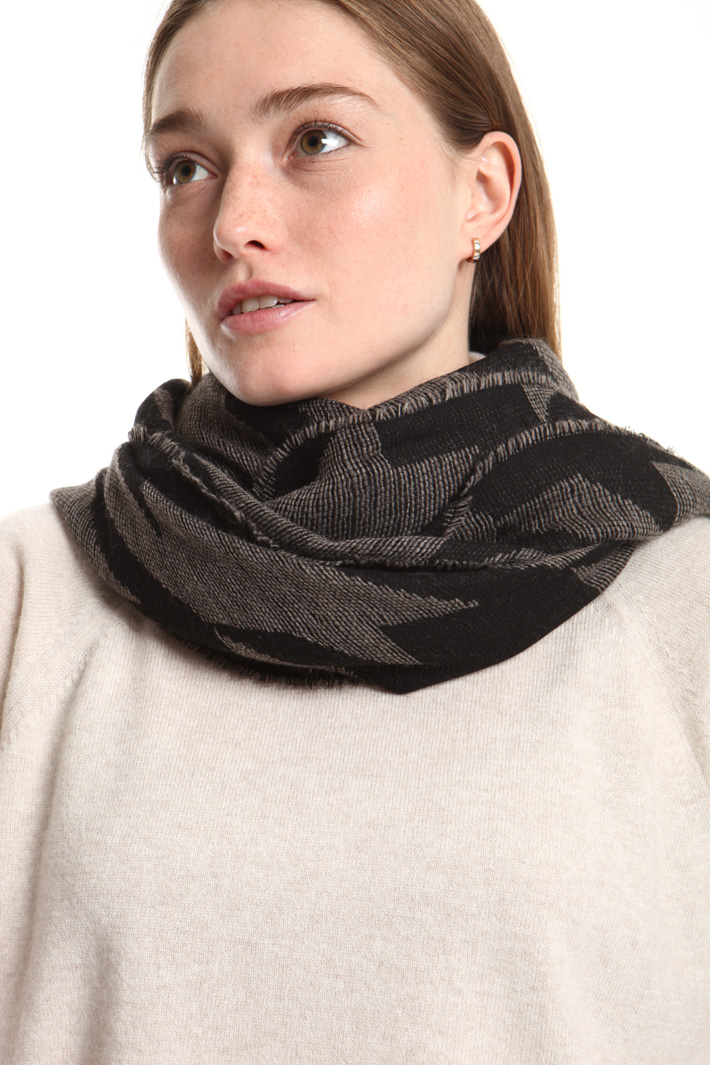 Soft jacquard scarf Intrend Soft jacquard scarf Intrend