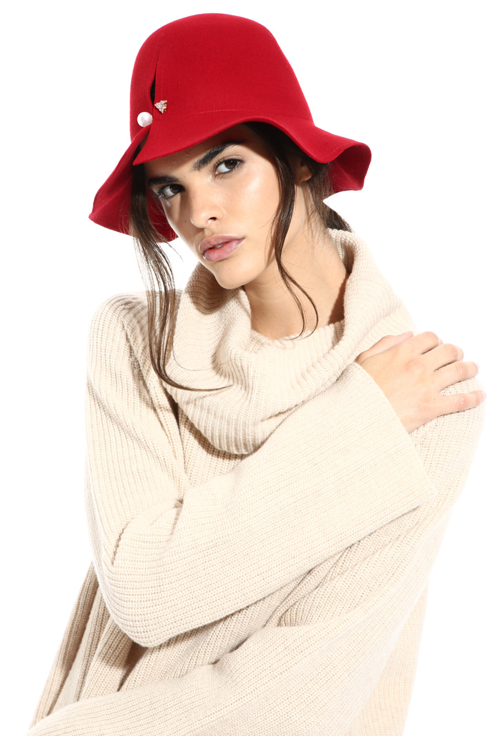 Wool cloche hat Intrend Wool cloche hat Intrend