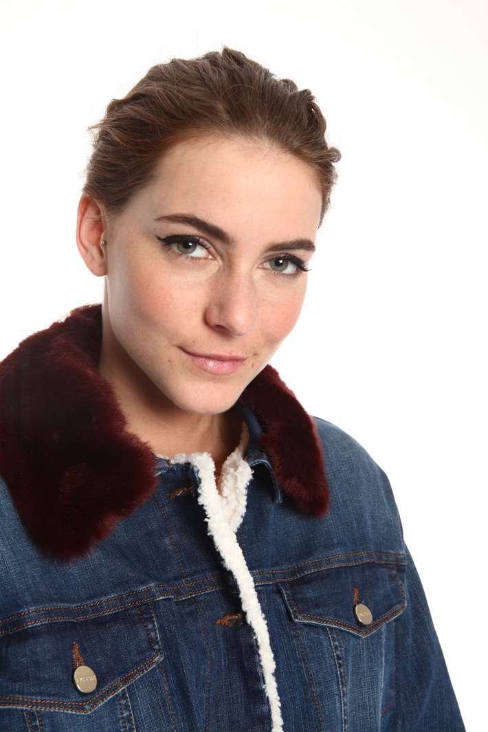 Lined denim jacket
Intrend Lined denim jacket
Intrend