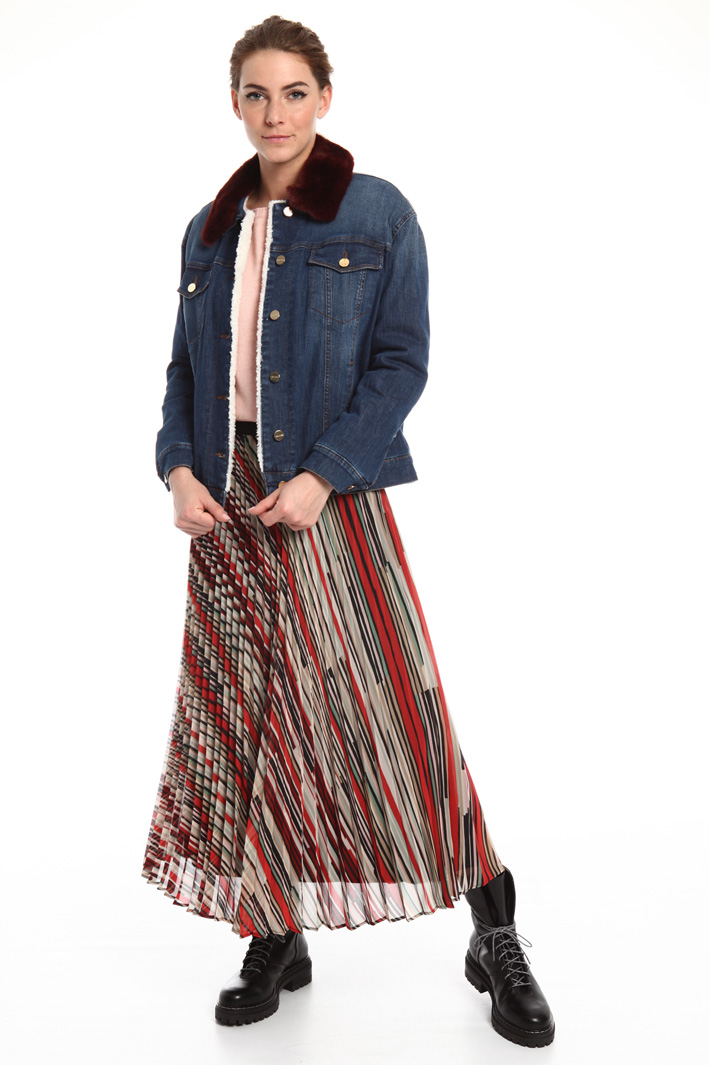 Lined denim jacket
Intrend Lined denim jacket
Intrend