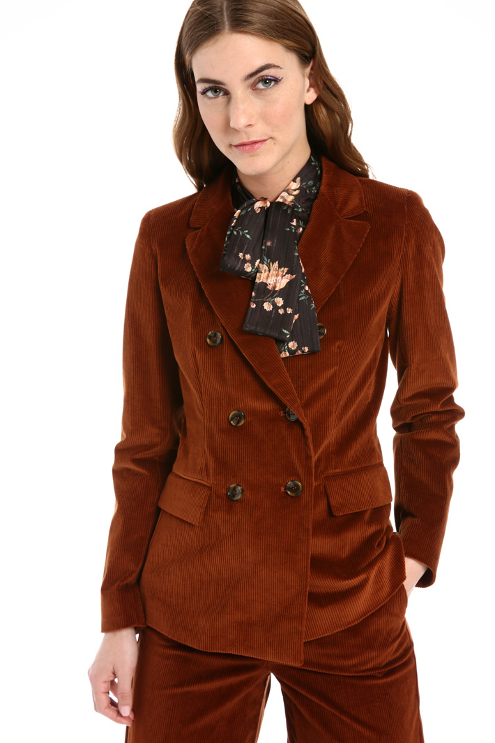 Double-breasted velvet jacket Intrend Double-breasted velvet jacket Intrend