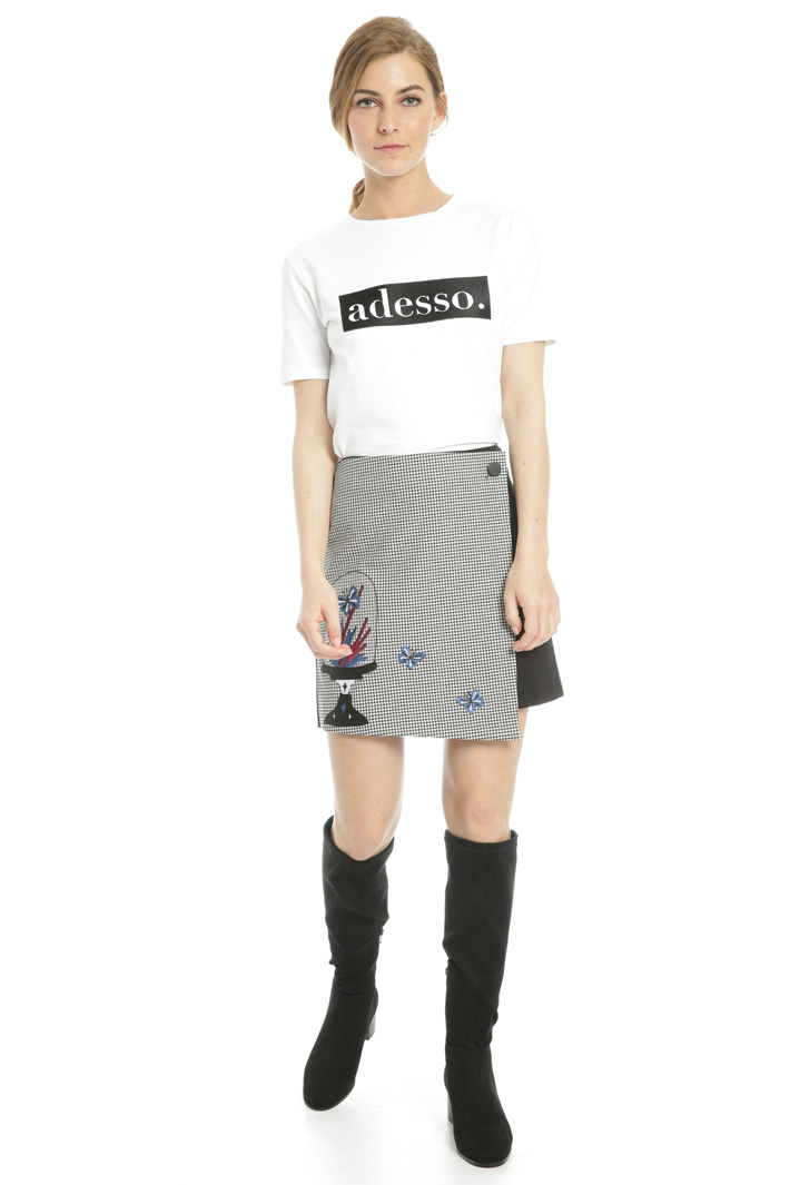 Short skirt in crepe fabric Intrend Short skirt in crepe fabric Intrend