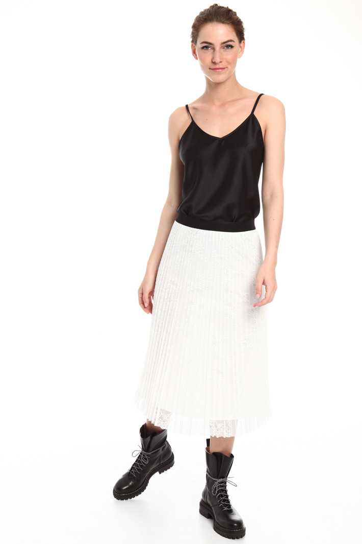 Chantilly lace skirt Intrend Chantilly lace skirt Intrend