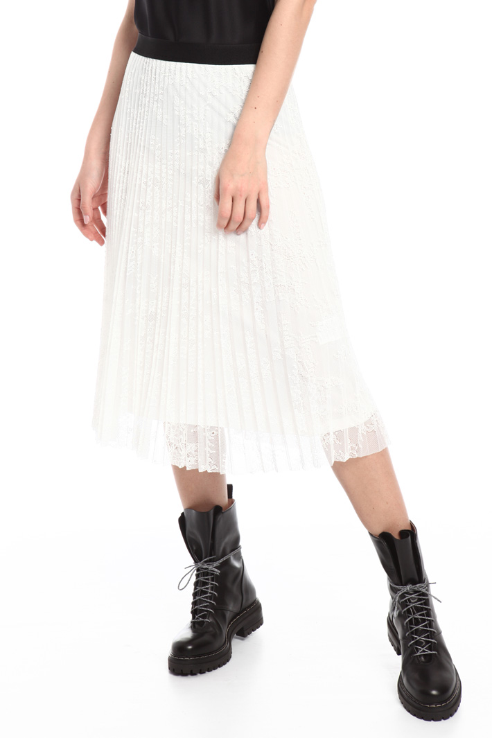 Chantilly lace skirt Intrend Chantilly lace skirt Intrend