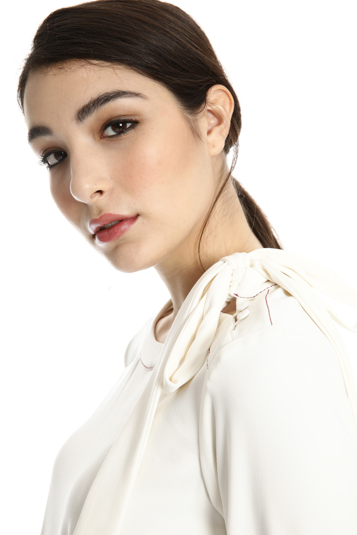 Stretch fluid blouse Intrend Stretch fluid blouse Intrend
