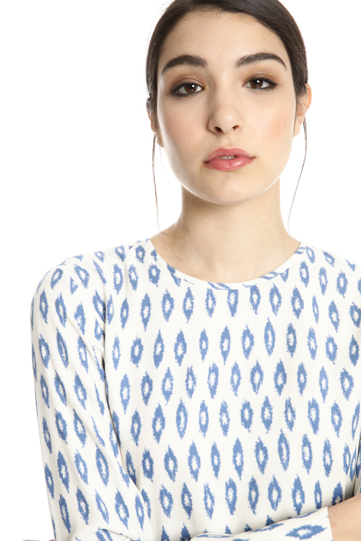 Viscose blouse with flounce
Intrend Viscose blouse with flounce
Intrend