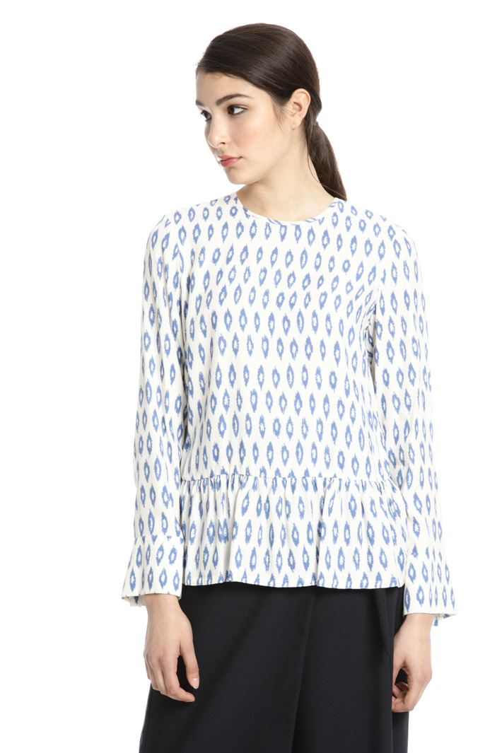 Viscose blouse with flounce
Intrend Viscose blouse with flounce
Intrend