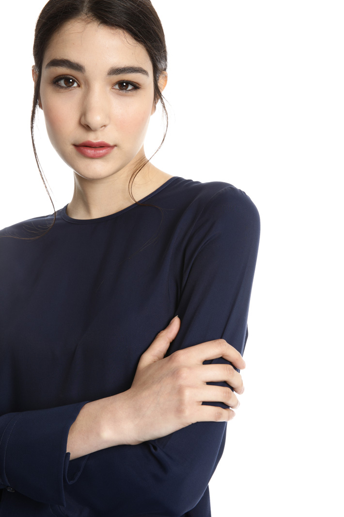 Viscose blouse with flounce
Intrend Viscose blouse with flounce
Intrend